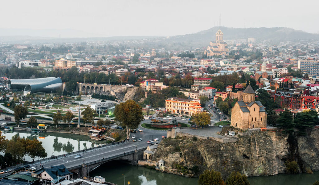 amazing-tbilisi-cityscape-with-river